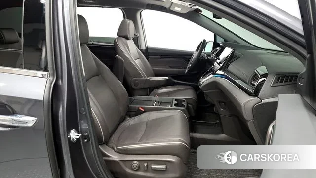 Honda Odyssey 2023 Серый из Кореи, фото 2