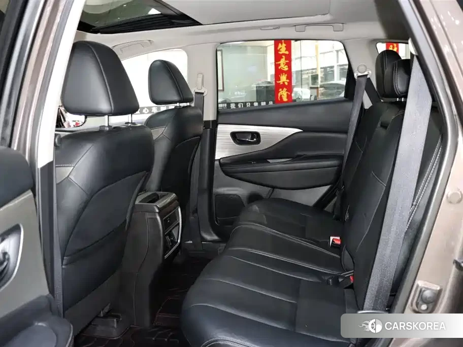 Nissan Loulan 2022 Champagne/brown из Китая, фото 2