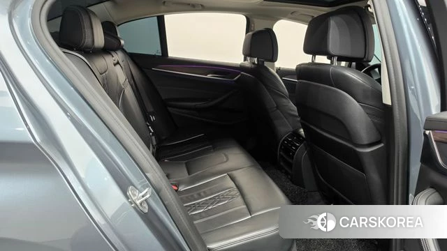 BMW 5 Series (G30) 2019 Небесно-голубой из Кореи, фото 2