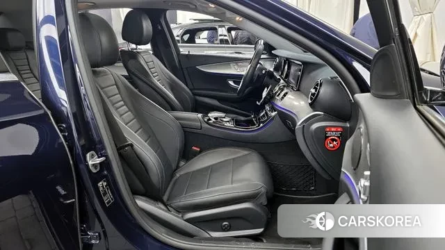 Mercedes-Benz E-Class W213 2019 Синий из Кореи, фото 2