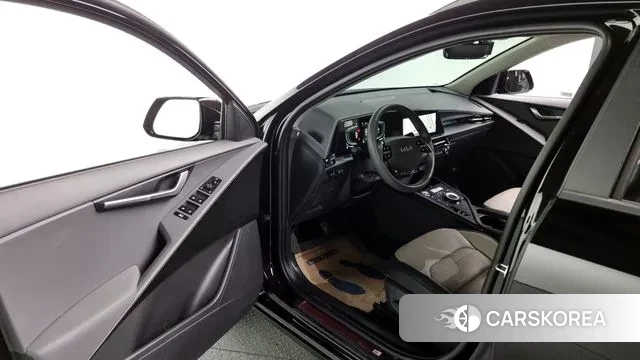 Kia Di Ol Nu Niro 2024 Черный из Кореи, фото 2