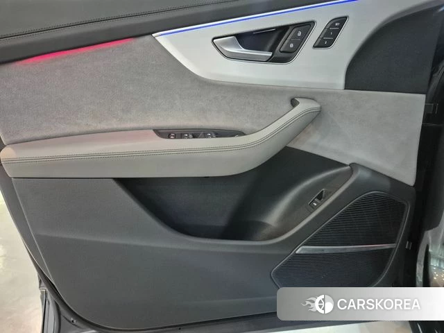 Audi Q8 (4M) 2026 Серый из Кореи, фото 2