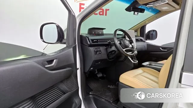 Hyundai Staria 2023 Белый из Кореи, фото 2