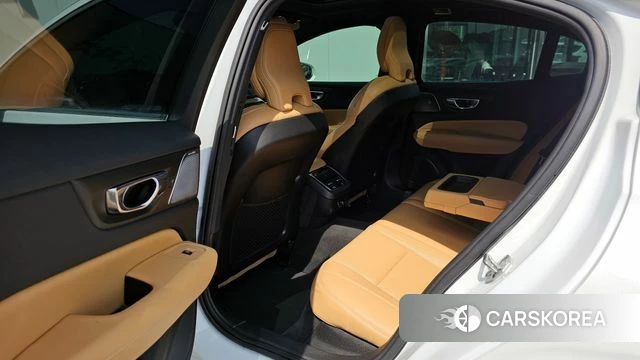 Volvo S60 3rd generation 2019 Белый из Кореи, фото 2