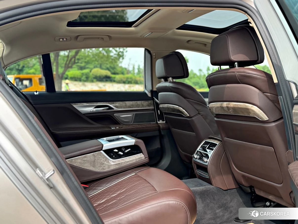 BMW 7 series 2021 Шампань из Китая, фото 2