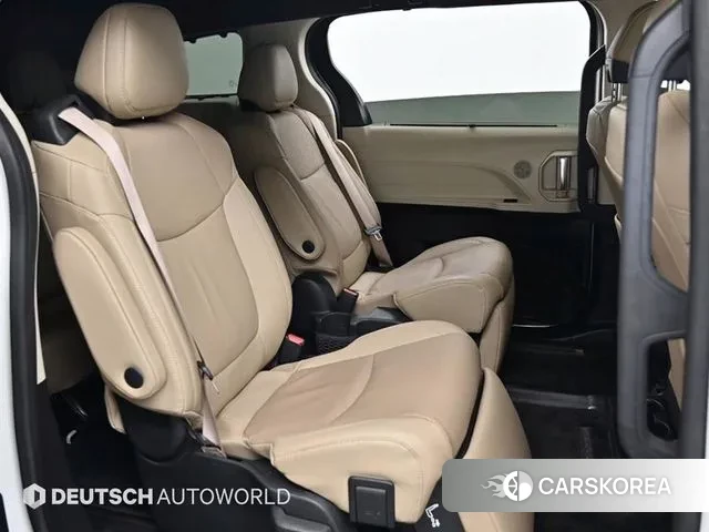Toyota Sienna 4th Generation 2022 Белый из Кореи, фото 2