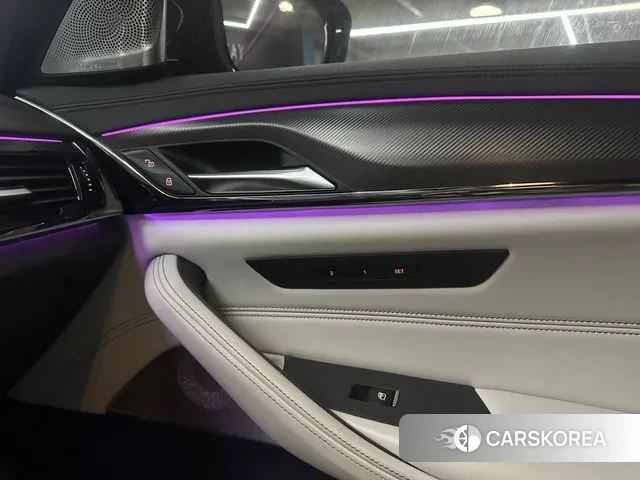 BMW M5 (F90) 2023 Серебристо-серый из Кореи, фото 2