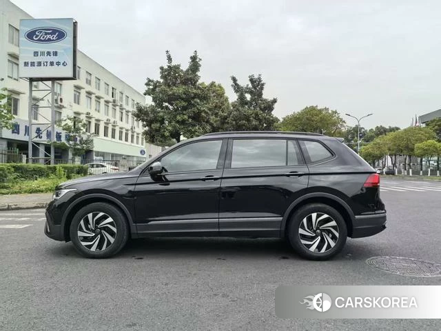 Volkswagen Tiguan L 2025 Черный из Китая, фото 2