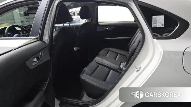 Kia The New K3 2nd generation 2021 Белый из Кореи, фото 2