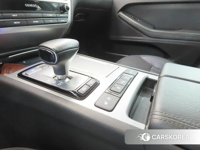 Genesis G80 2018 Черный из Кореи, фото 2