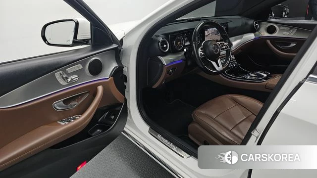 Mercedes-Benz E-Class W213 2019 Белый из Кореи, фото 2