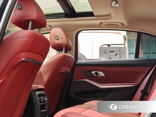 BMW 3 series 2024 Черный из Китая, фото 2