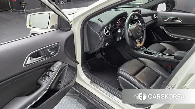 Mercedes-Benz GLA-Class X156 2018 Белый из Кореи, фото 2