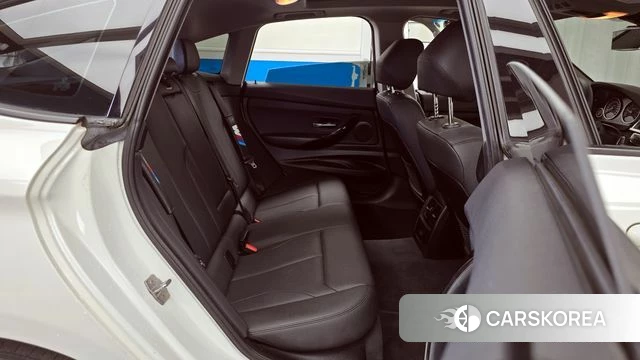 BMW 3 Series GT (F34) 2018 Белый из Кореи, фото 2