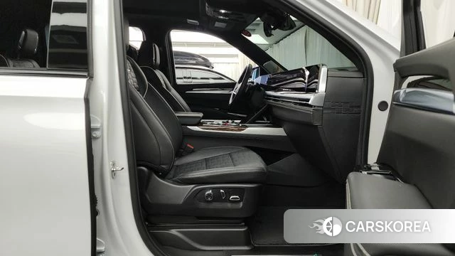 Cadillac Escalade 5th Generation 2025 Белый из Кореи, фото 2