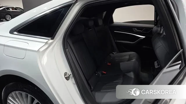 Audi A6 (C8) 2021 Белый из Кореи, фото 2