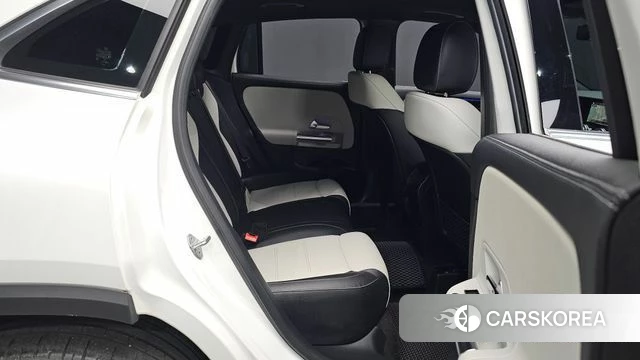 Mercedes-Benz GLA - Class H247 2020 Белый из Кореи, фото 2
