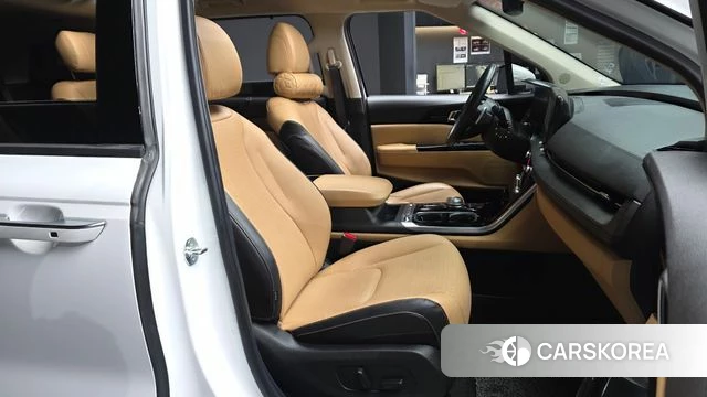 Kia Carnival 4th generation 2023 Белый из Кореи, фото 2