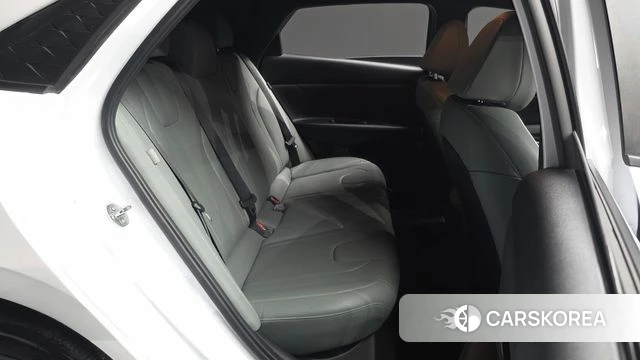 Hyundai The New Avante (CN7) 2024 Белый из Кореи, фото 2