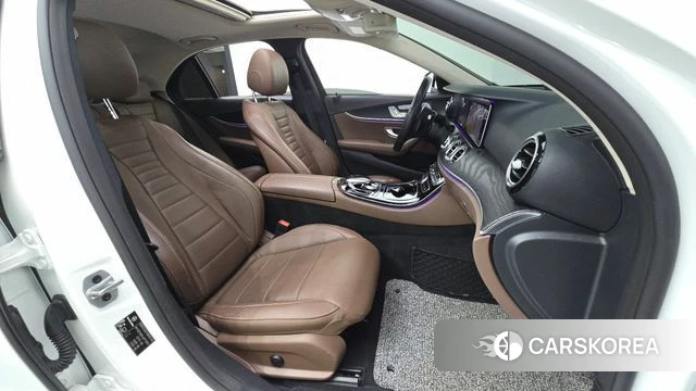 Mercedes-Benz E-Class W213 2020 Белый из Кореи, фото 2