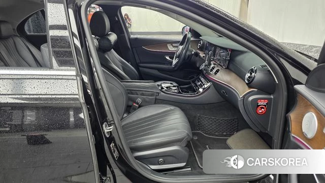 Mercedes-Benz E-Class W213 2019 Черный из Кореи, фото 2