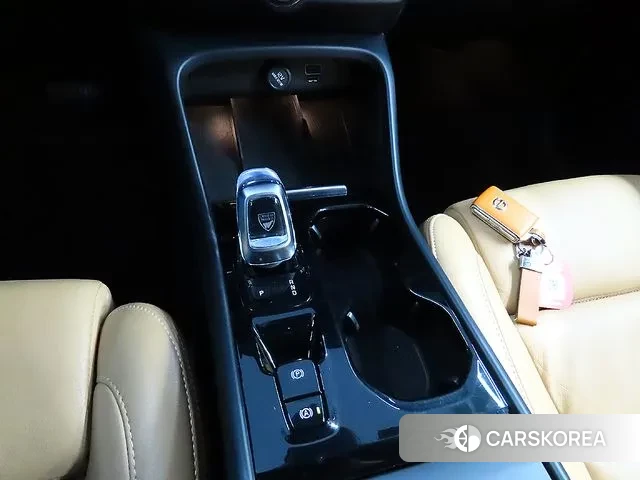 Volvo XC40 2021 Белый из Кореи, фото 2