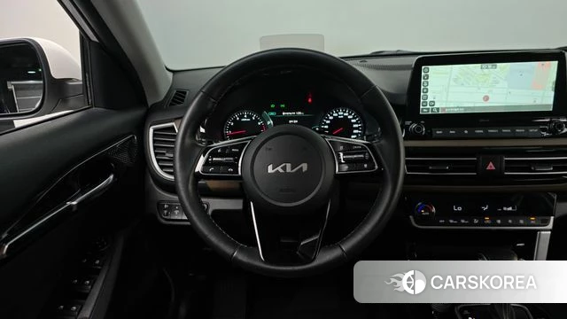 Kia Seltos 2022 Белый из Кореи, фото 2