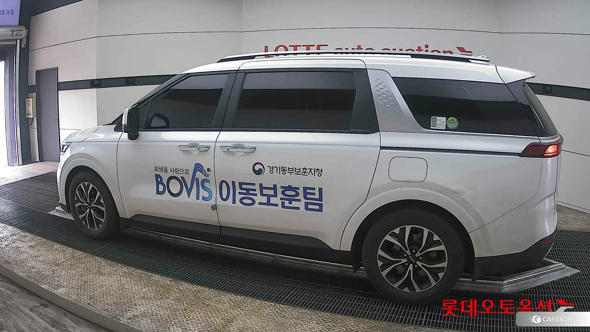 Kia Carnival 2023 Белый из Кореи, фото 2