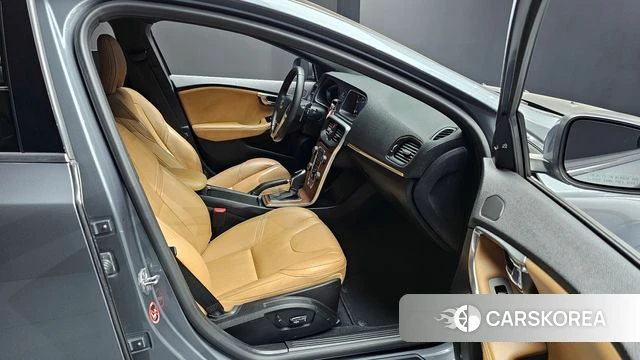 Volvo V40 2018 Серый из Кореи, фото 2