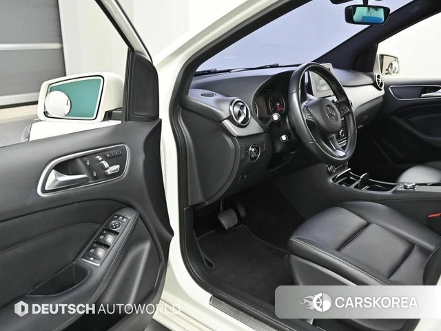 Mercedes-Benz B-Class W246 2018 Белый из Кореи, фото 2