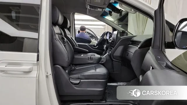 Hyundai Staria 2021 Белый из Кореи, фото 2