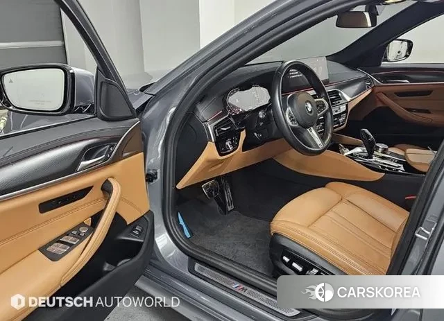 BMW 5 Series (G30) 2023 Серебряный из Кореи, фото 2