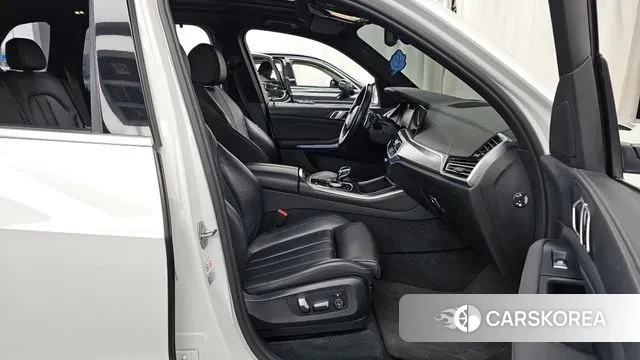 BMW X5 (G05) 2022 Белый из Кореи, фото 2