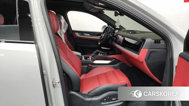 Porsche Cayenne (PO536) 2025 Белый из Кореи, фото 2