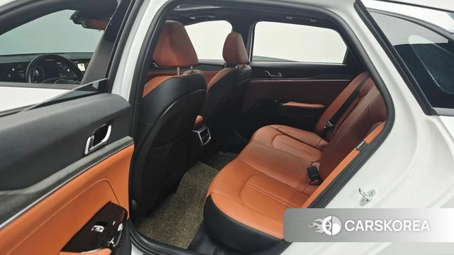 Kia The New K5 3rd generation 2023 Белый из Кореи, фото 2