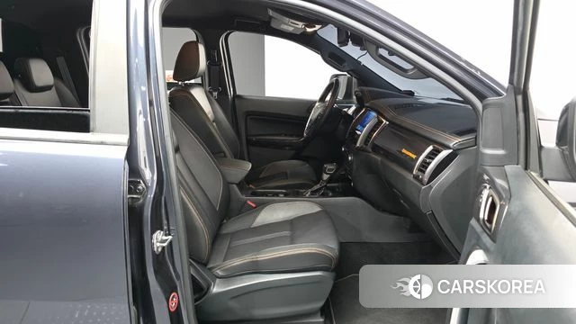 Ford Ranger 3rd Generation 2022 Серый из Кореи, фото 2