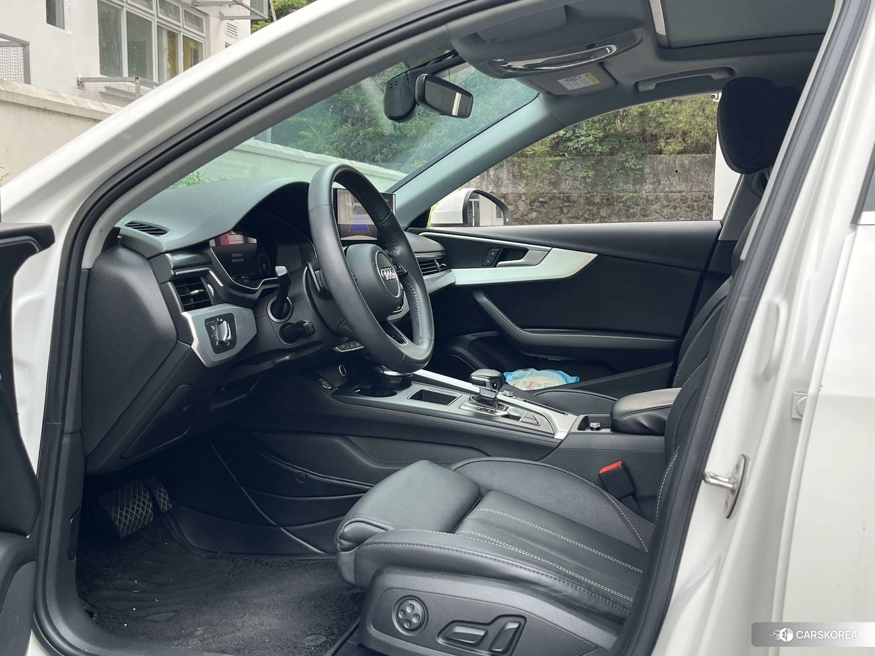 Audi A4L 2020 Белый из Китая, фото 2