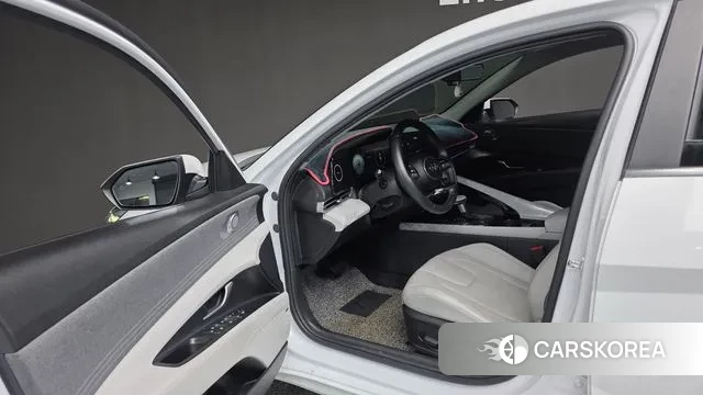 Hyundai Avante Hybrid (CN7) 2020 Белый из Кореи, фото 2