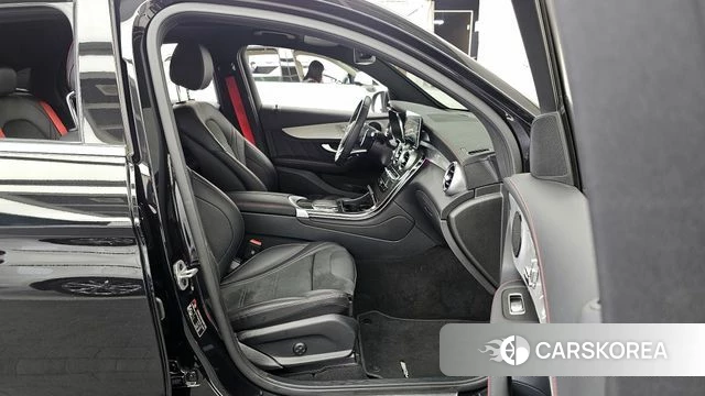 Mercedes-Benz GLC-Class X253 2023 Черный из Кореи, фото 2