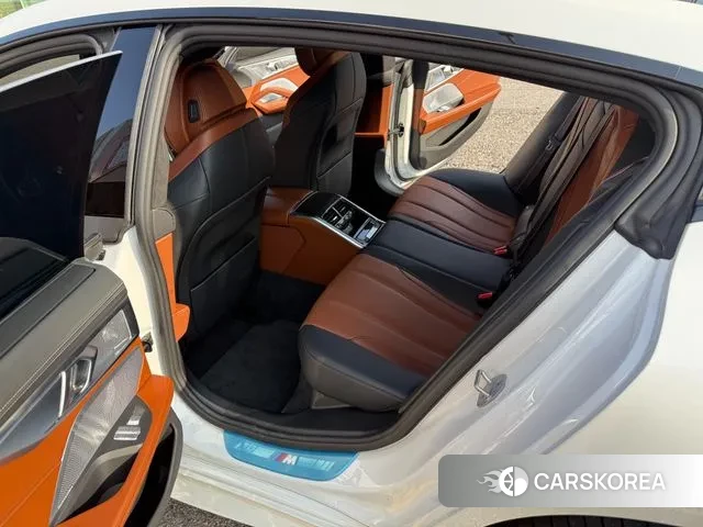 BMW 8 Series (G15) 2025 Белый из Кореи, фото 2