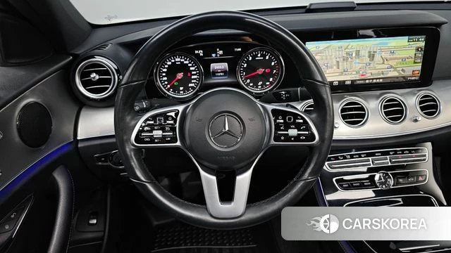 Mercedes-Benz E-Class W213 2018 Белый из Кореи, фото 2