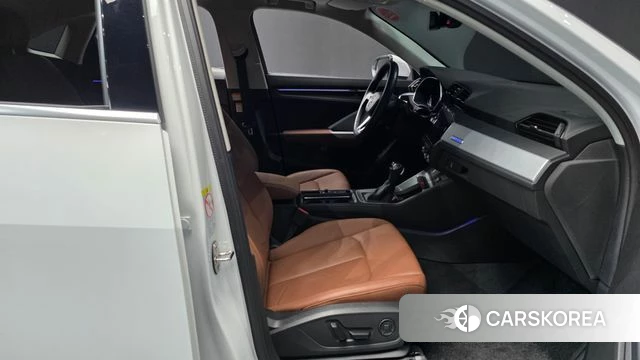 Audi Q3 (F3) 2022 Белый из Кореи, фото 2