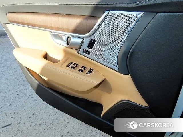 Volvo S90 2023 Белый из Кореи, фото 2