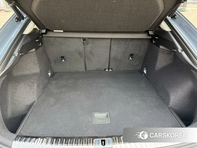 Audi Q3 Sportback 2022 Темно-серый из Китая, фото 2