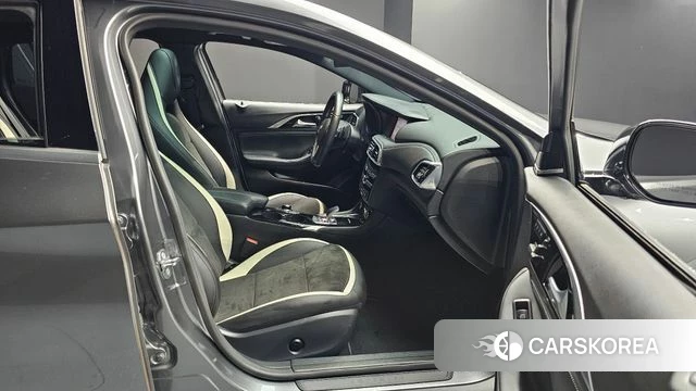 Infiniti Q30 id 4345319 из Кореи 2