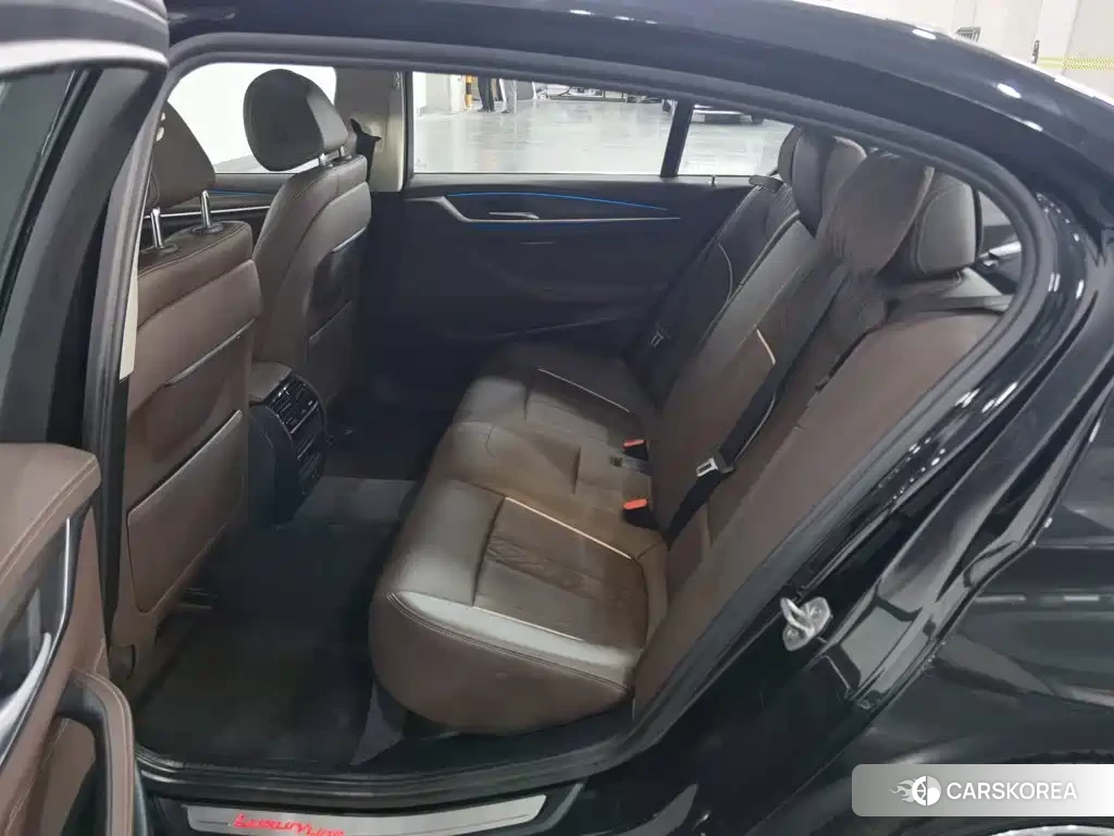 BMW 5 series 2021 Черный из Китая, фото 2