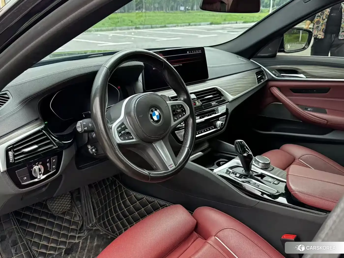 BMW 5 series 2022 Черный из Китая, фото 2
