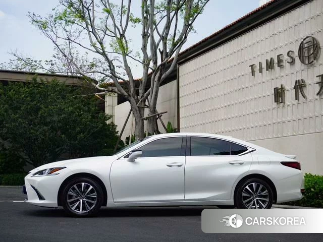 Lexus ES 2021 Белый из Китая, фото 2
