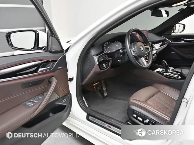 BMW 5 Series (G30) 2022 Белый из Кореи, фото 2