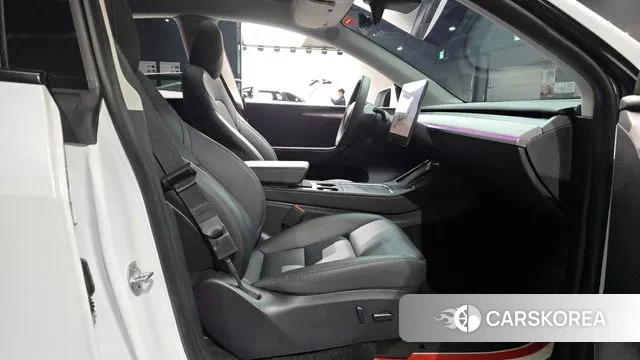 Tesla Model Y 2023 Белый из Кореи, фото 2